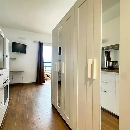 Апартаменты Sunset Over Paradise *