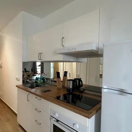 아파트 Sunset Over Paradise